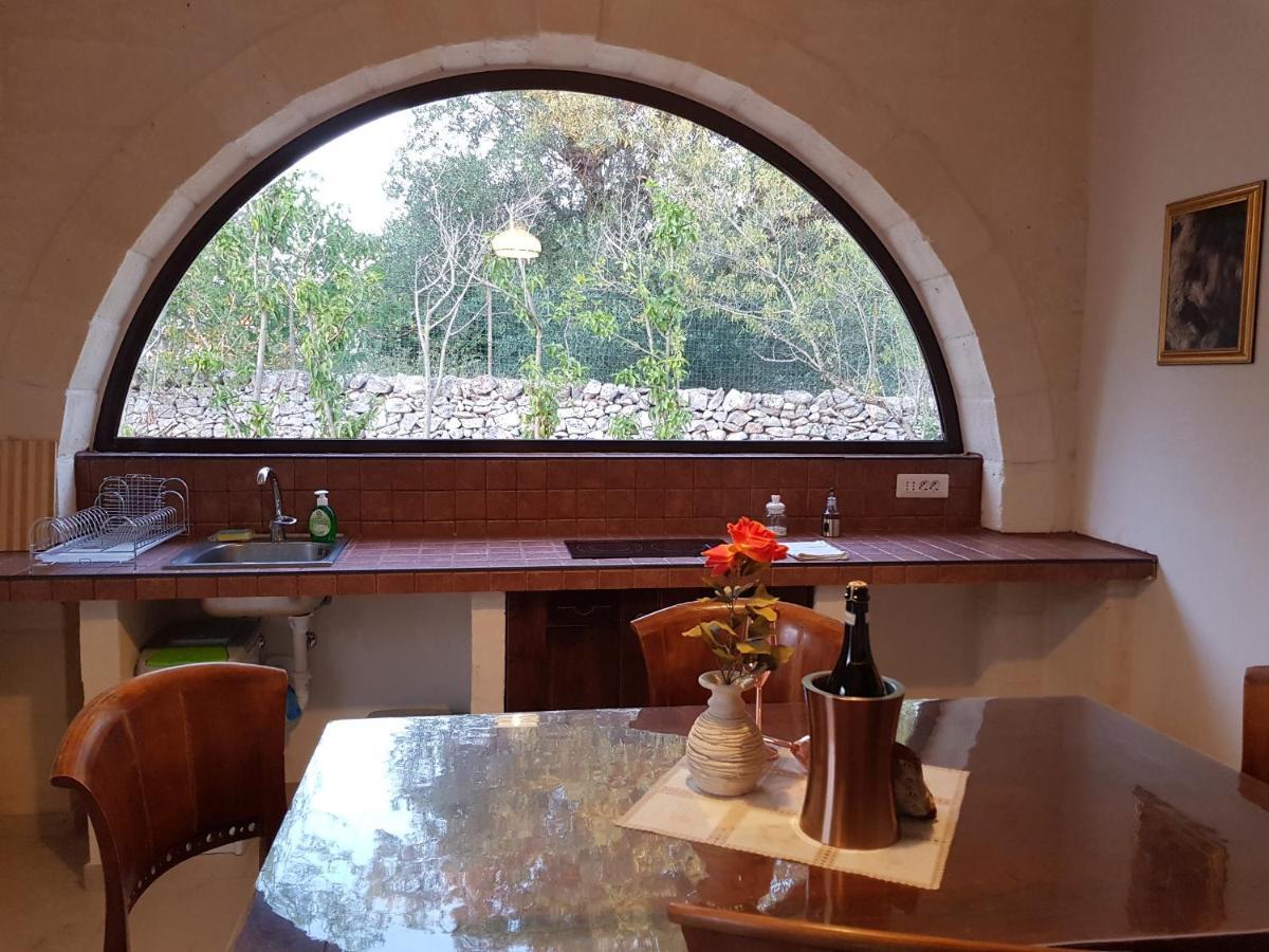 Trulli Aurasia Ostuni Luaran gambar