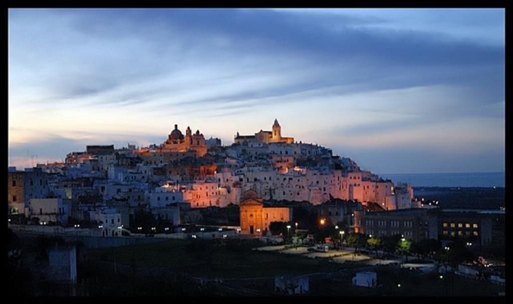 Trulli Aurasia Ostuni Luaran gambar